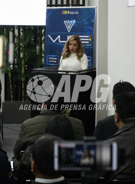 PRESIDENTE DE LA ADUANA NACIONAL, KARINA SERRUDO